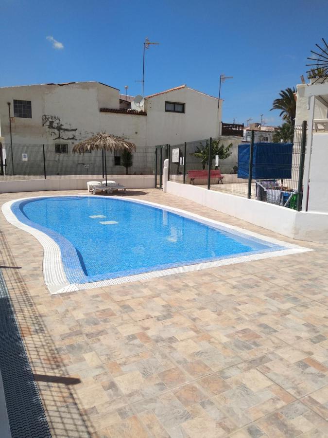 Apartamento con grande terraza y con 4 piscinas Arona  Exterior foto